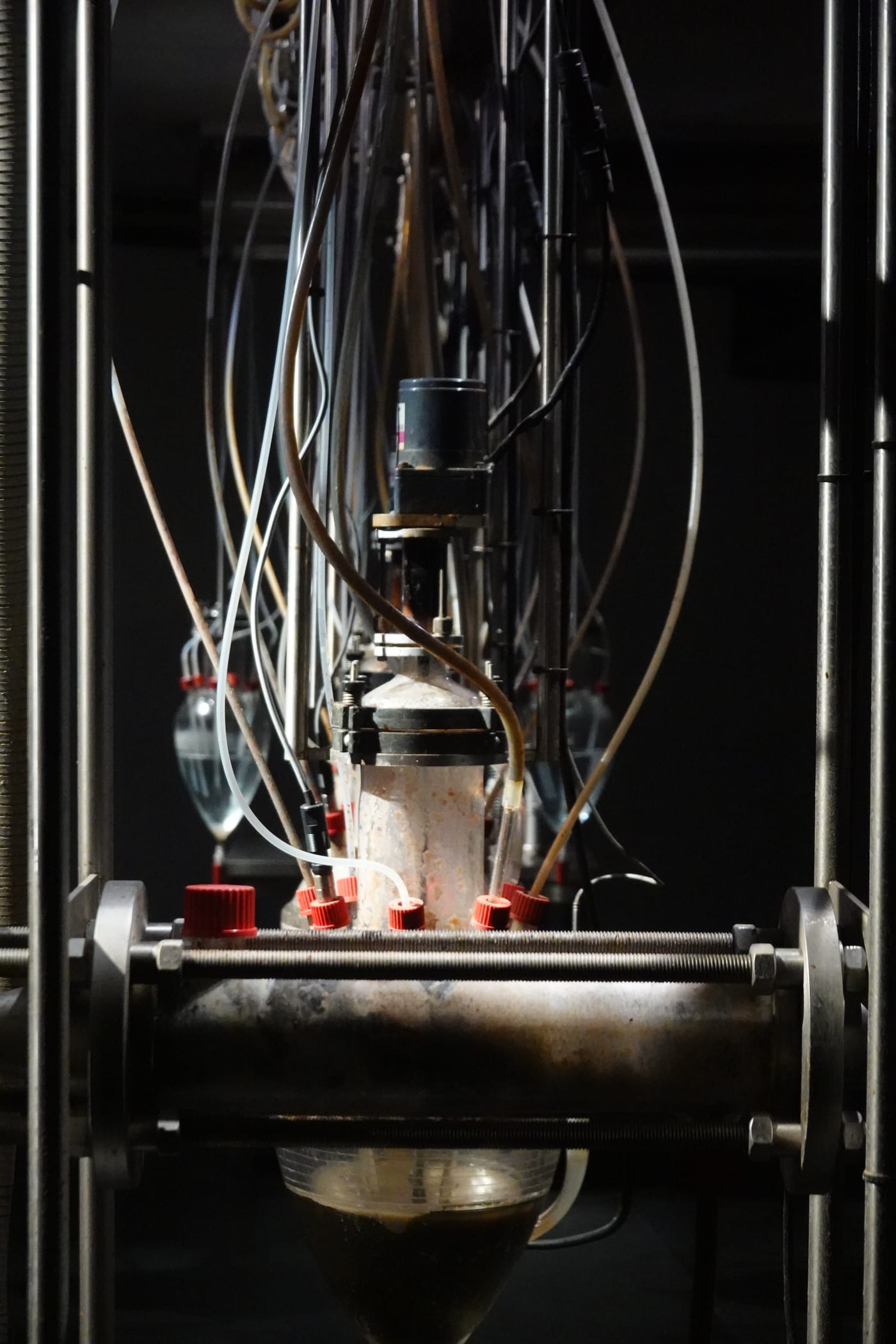 Inner mechanics of Cloaca — tubes and glass.